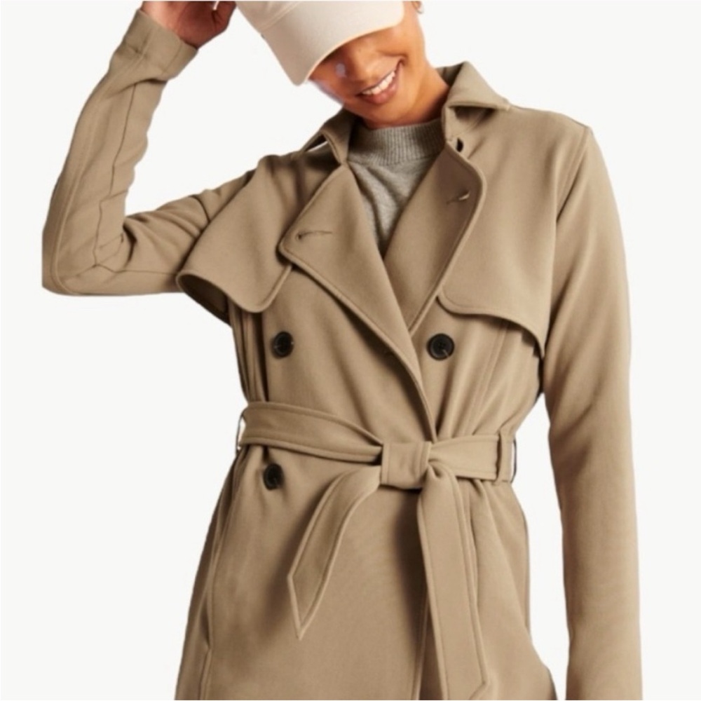 Abercrombie & Fitch Drapey Trench Coat in Khaki - Picture 3 of 16